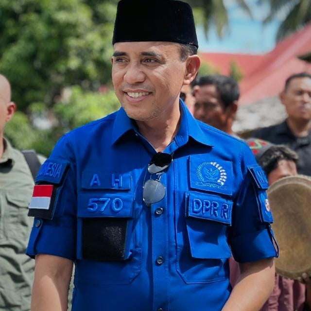 Anwar Hafid - Anggota DPR RI Komisi V Fraksi Demokrat