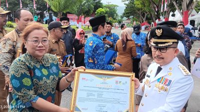 DinkopUKM Beri Piagam Penghargaan dan Bonus Rp. 34 Juta Kepada Tiga Koperasi Berpredikat SEHAT