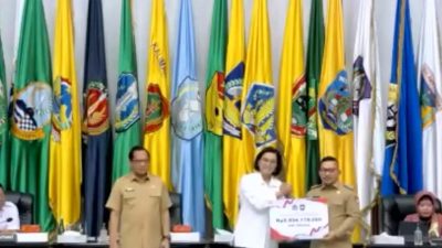 Sukses Kendalikan Inflasi, Bupati Banggai Terima Bonus Rp. 9,9 M Dari Menkeu Sri Mulyani