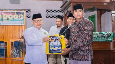 Bupati Banggai Serahkan 21 Bingkisan Dalam Safari Ramadhan Ke 4