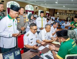 Bupati Banggai Bersama Wabup Salurkan Zakat Mal ke Baznas