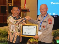 Raih Nilai 84,3 Zona Hijau, Polres Banggai Terima Penghargaan Dari Ombudsman RI