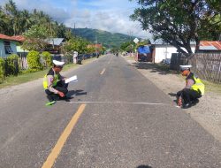Polisi Olah TKP Tabrakan Maut di Desa Poh, Kecamatan Pagimana