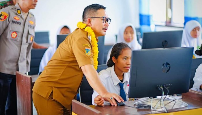 Tingkatkan Kualitas Pendidikan, Bupati Amirudin Resmikan Gedung Laboratorium di SMP Negeri 1 Bualemo