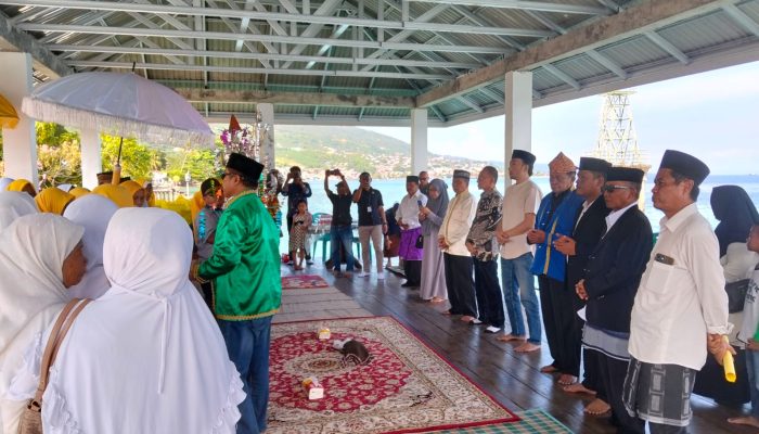 Tradisi Maulid Nabi, Ratusan Masyarakat Saluan Nambo Hantarkan Pandanga di Kediaman Bachruddin Amir