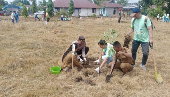 TNI-Polri dan Pertamina EP Tanam Pohon di Desa Kamiwangi Toili Barat