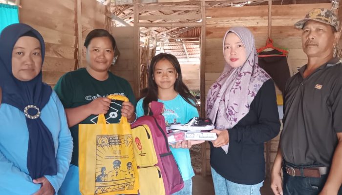 Dukung Pemerataan Bantuan Pendidikan, Disdikbud Banggai Salurkan 2.023 KIT untuk Siswa Kurang Mampu di 24 Kecamatan