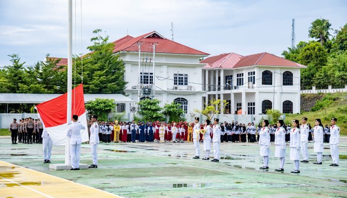 Gelar Upacara Hardiknas 2025, Pemda Banggai Dorong Kolaborasi Semesta untuk Pendidikan Bermutu 