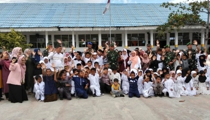 Pangdam Palaka Wira dan Kadisdikbud Banggai Bagikan MBG di SDN Simpong