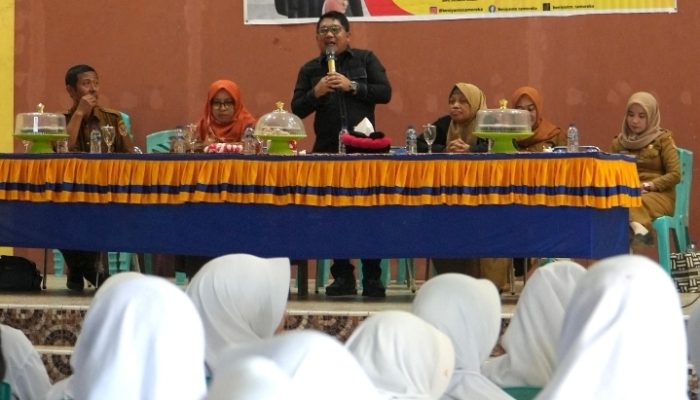 Beniyanto Tamoreka Tanamkan Nilai Persatuan kepada Siswa SMA 1 Toili Lewat Sosialisasi Empat Pilar Kebangsaan