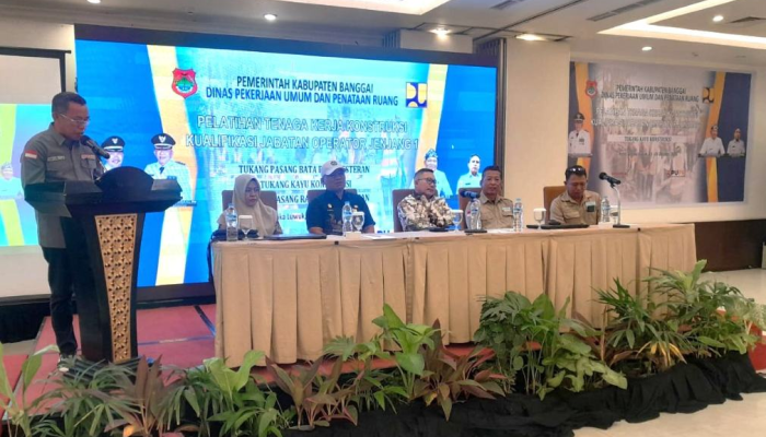 Dibuka Bupati Banggai, Dinas PUPR Banggai Genjot Sertifikasi 175 Tenaga Konstruksi