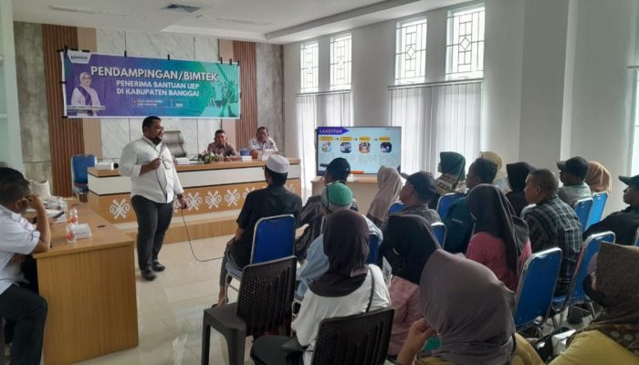 Dinsos Banggai Salurkan UEP 2025: 65 KK Terima Bantuan Rp 10 Juta