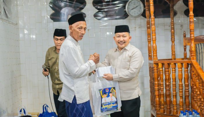 Safari Ramadan Perdana Pemkab Banggai: Bupati Amirudin Sapa Warga Beringin Jaya