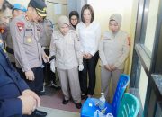 Kapolres dan Wakapolres Banggai Jadi yang Pertama Jalani Tes Urine Mendadak