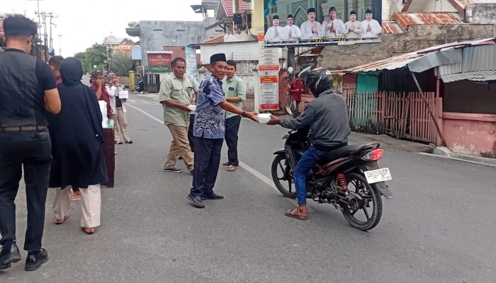 Unismuh Luwuk Tebar Berkah Ramadhan, Sediakan 100 Paket Takjil Setiap Hari