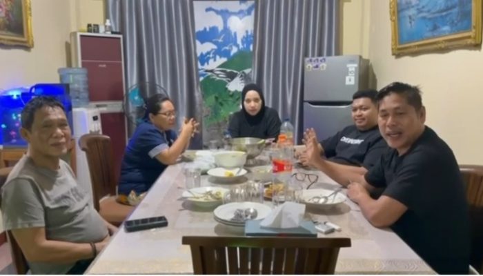 Bhineka Tunggal Ika di Mess Purbaya: Legislator Nasrani Masak Sahur untuk Rekan Muslim