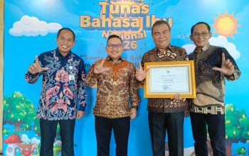 Disdikbud Sukses Lestarikan Bahasa Ibu, Bupati Banggai Raih Penghargaan dari Kemendikdasmen