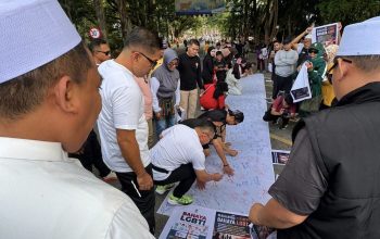 Bersama Masyarakat dan Tokoh Lintas Agama, Bupati Banggai Tandatangani Petisi Tolak LGBT