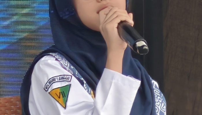 Raih Juara 1 MTQ Sulteng 2026, Bupati Amirudin Kasih Bonus Rp5 Juta Untuk Siswi MTsN 1 Banggai, Kepala Sekolah Dapat Umrah