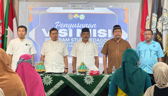 Jadi Narasumber Kuliah Umum S2 Pedagogi Unismuh Luwuk, Kadis Syafrudin Hinelo : Guru Masa Kini Butuh  Kompetensi Akademik Tingkat Tinggi