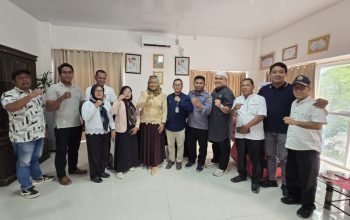 Hari Pertama Berkantor, Camat Luwuk Lella Gusrini Ahmad Gelar Pertemuan Bersama Delapan Lurah dan Dua Kades